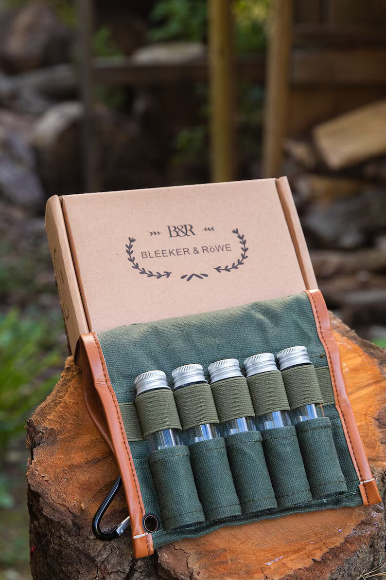 Bushcraft Camping Spice Kit with Glass Jars, Funnel and Carabiner